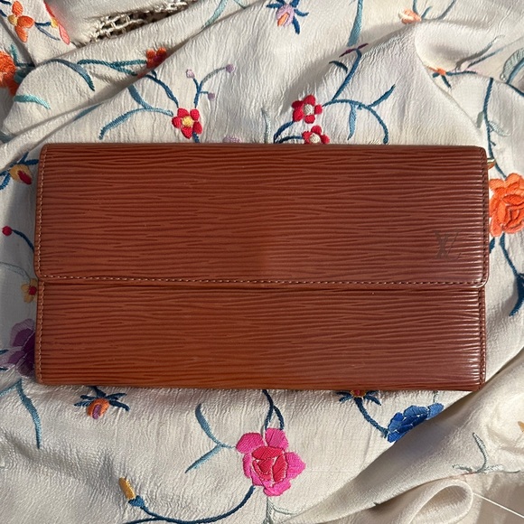 Louis Vuitton Brown Wallet☀️